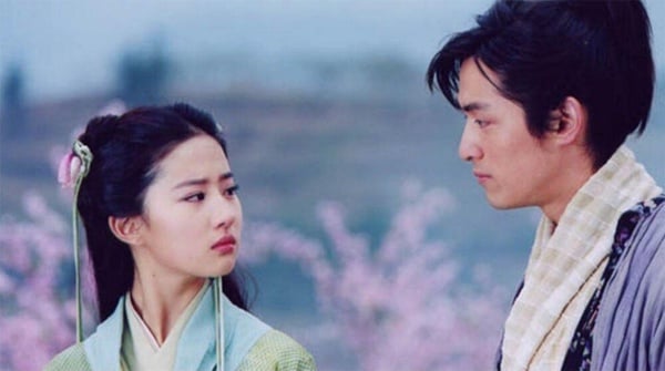 胡歌、劉亦菲當年在《仙劍奇俠傳》裡，也是一對讓觀眾們留下滿滿遺憾的意難平CP啊！