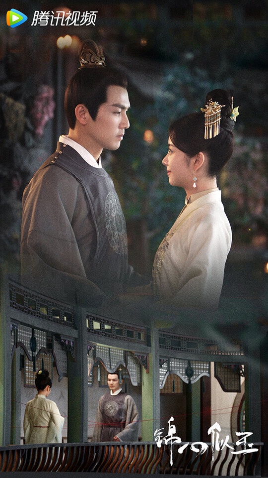 《錦心似玉》改編自吱吱小說《庶女攻略》，原著小說是經典的宅鬥文，風格有點像《知否知否應是綠肥紅瘦》，都是小小庶女逆襲的大女主劇，所以《錦心似玉》上檔前還一直被吹捧是媲美《知否》的宅鬥劇，但播出後才發現兩部劇根本不同調性。