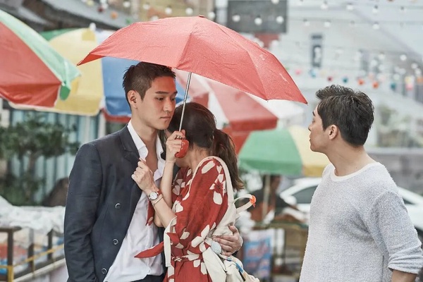 經典愛情喜劇《嫉妒的化身》，曹政奭演繹大男人主義記者，笑料不斷。