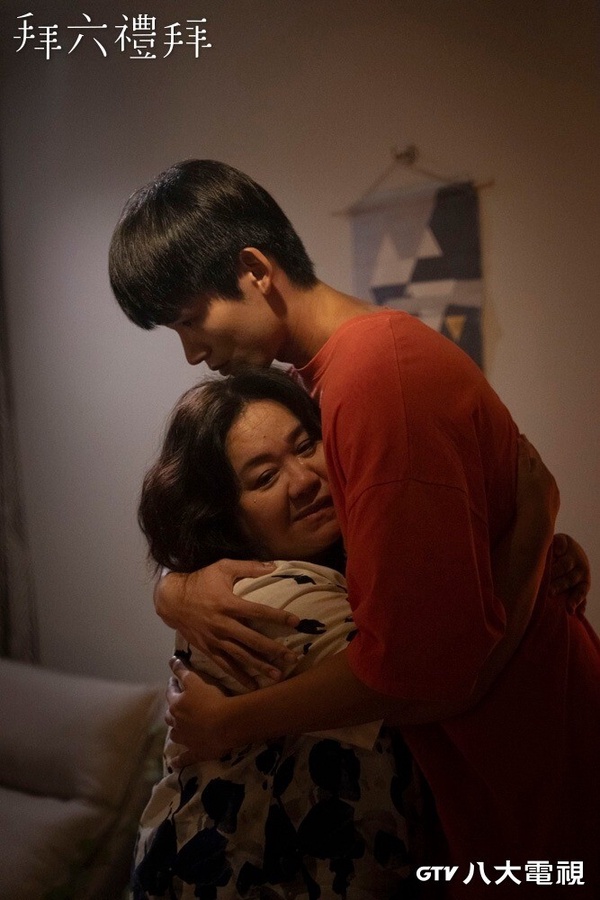 Netflix《拜六禮拜》好看嗎？必知7看點，鍾欣凌變身最強小三，王品澔出櫃戲引爆催淚彈