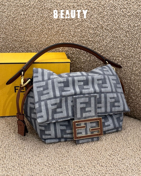 精品老花包評比推薦：FENDI Mamma Baguette 小型款式，NT$80,000