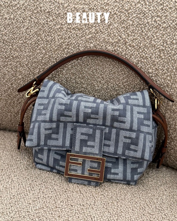 精品老花包評比推薦：FENDI Mamma Baguette 小型款式，NT$80,000