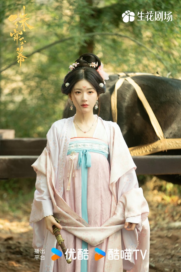 趙露思自《傳聞中的陳芊芊》爆紅後，就成為新晉古裝女神，推出的《星漢燦爛》、《神隱》和《珠簾玉幕》都順利走熱，是近年深受大家喜愛的古裝美人啊！