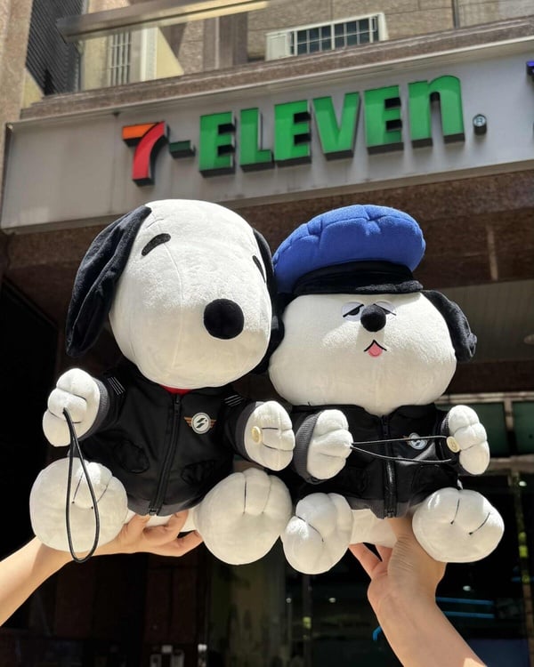 7-11「星宇航空X史努比」快閃購！史努比飛機吊飾、立體冰霸杯、腳丫提袋等30款一次看