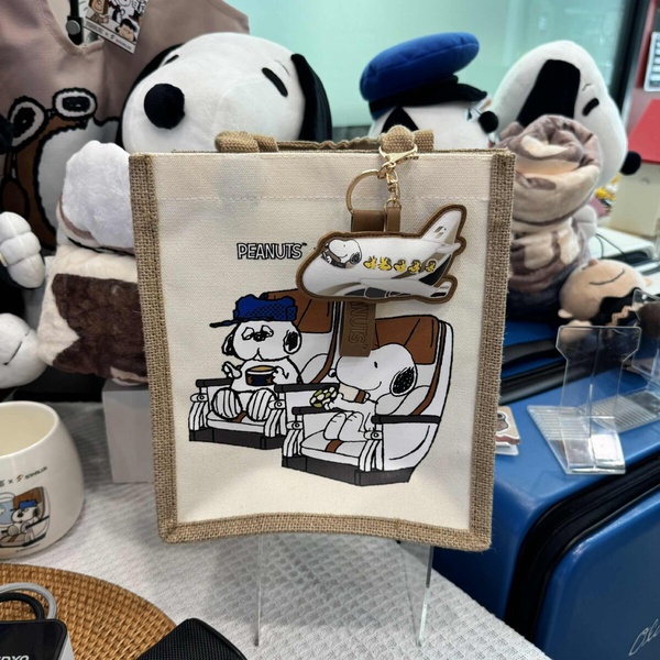 7-11「星宇航空X史努比」快閃購！史努比飛機吊飾、立體冰霸杯、腳丫提袋等30款一次看