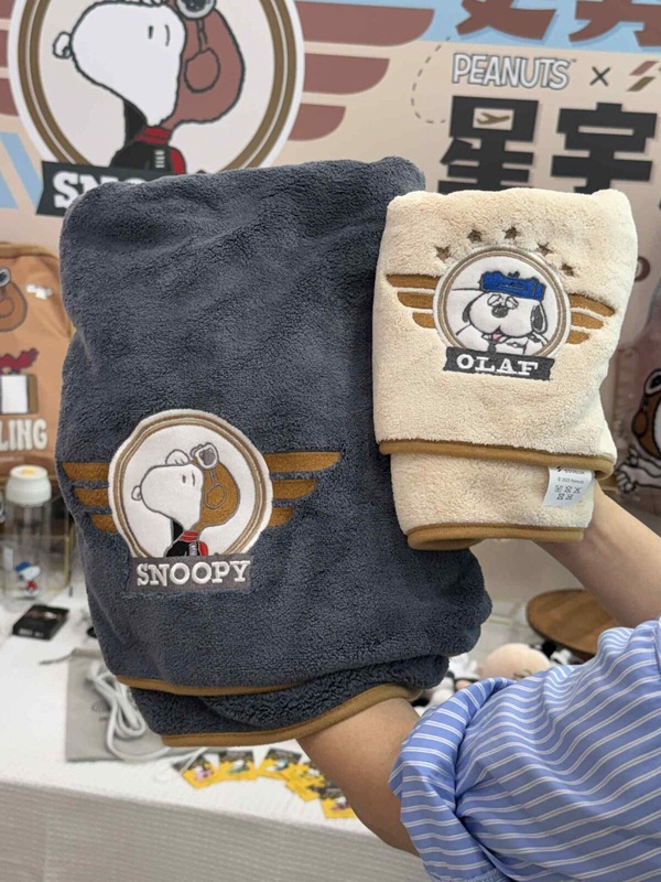 7-11「星宇航空X史努比」快閃購！史努比飛機吊飾、立體冰霸杯、腳丫提袋等30款一次看