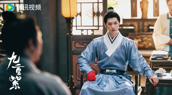 《九重紫》李昀鋭人氣同樣也不低呢！他飾演的少年將軍「宋墨」，前世歷經家破人亡，重生後在竇昭的幫助下，他一邊復仇，一邊與竇昭墜入愛河