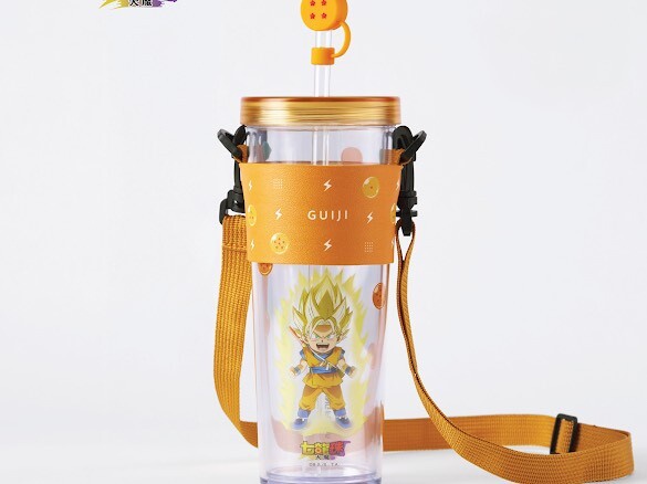 七龍珠聯名加價購：七龍珠大魔龜記賽亞人 700ml 吸管杯組，加購價699元（7/1 開賣）