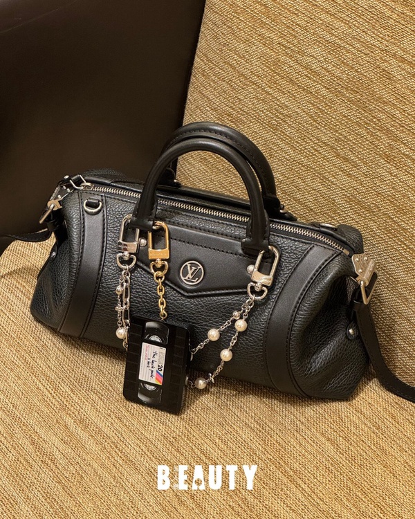 LV 最新話題包推薦：Biker PM，NT$143,000（Lisa同款包）