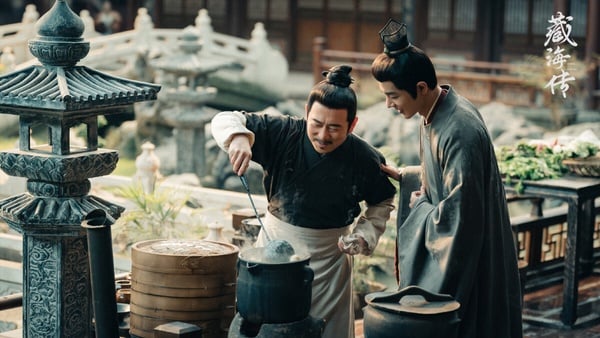 肖戰以《陳情令》爆火後，就成為頂流男神，後續只要是肖戰的新劇上線，幾乎都是熱搜常客，今年的《藏海傳》也不例外。《藏海傳》很難得達到了口碑、收視雙豐收，評價很不錯！