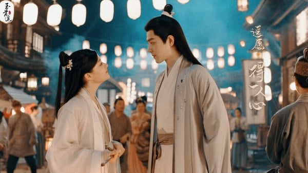 肖戰主演的《玉骨遙》拿下第三名！肖戰主演的陸劇基本上都是熱播打底，當年《玉骨遙》首播第一天，馬上攻佔各大陸劇熱度榜單第一名，肖戰的收視號召力相當驚人，不過觀眾對於女主角任敏的吐槽聲量就不少。任敏在《玉骨遙》的古裝扮相被嫌難看，因此勸退了一部分衝著顏值追劇的觀眾。但因著肖戰，《玉骨遙》各項數據仍然很亮眼。