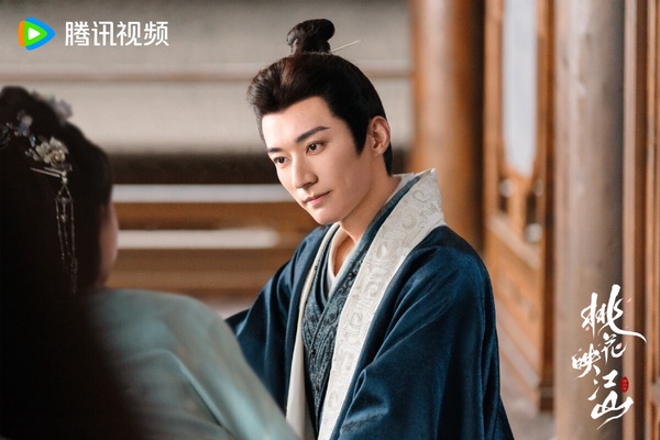 演員劉學義在陸劇《桃花映江山》中飾演腹黑權臣沈在野的造型。