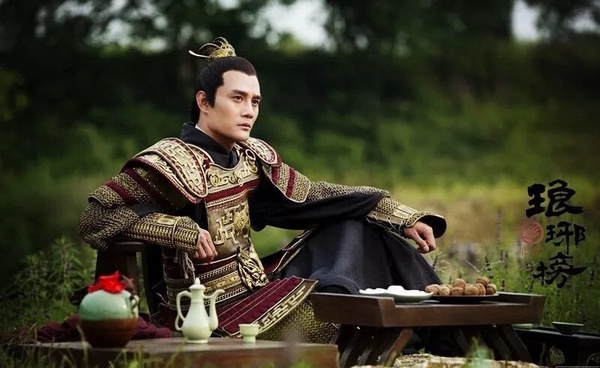 王凱在爆紅古裝劇《瑯琊榜》中飾演靖王蕭景琰，此為其經典角色。