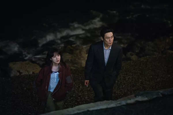 不輸《瑞草洞》！2025「沒爆紅但錯過可惜」高分韓劇!《狂醫魔徒》好看，它8.4分零負評