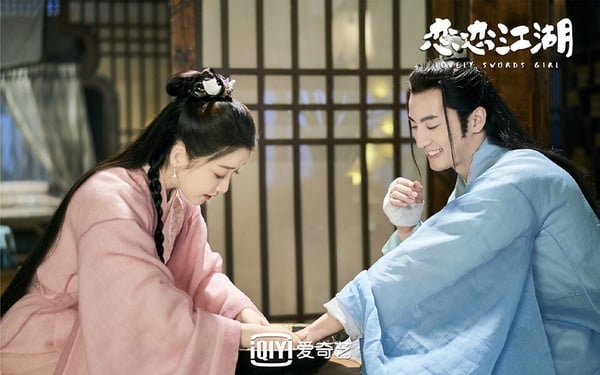 《戀戀江湖》男主角化身寵妻狂魔，黏著媳婦撒嬌的場景，展現了劇中滿滿的糖與笑點。