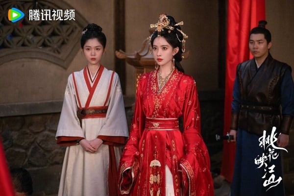 孟子義近年人氣居高不下，相繼出演《九重紫》及《淮水竹亭》都獲得不小熱度，也被封為「古裝美女」！