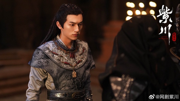楊旭文是公認演技不錯的男星，他演過不少是梟雄類型的角色，像是《紫川》楊旭文扮演的紫川秀就是霸氣又有智謀的少年將軍，劇中他和劉宇寧、張銘恩的角色並稱為「紫川三傑」，楊旭文的氣場沒被劉宇寧比下去呢！