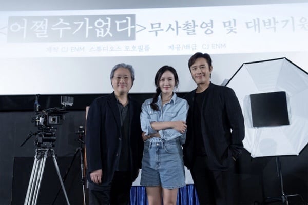 《魷魚遊戲3》結局後演員近況！李秉憲孫藝珍扮夫妻，李政宰和她上演18歲父女戀卻惹議