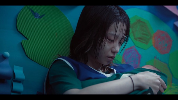生小孩只需5分鐘？《魷魚遊戲3》6大槽點：成奇勳抱嬰兒跳繩，警察問了兩季「為什麼」