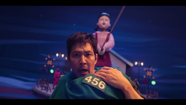 生小孩只需5分鐘？《魷魚遊戲3》6大槽點：成奇勳抱嬰兒跳繩，警察問了兩季「為什麼」
