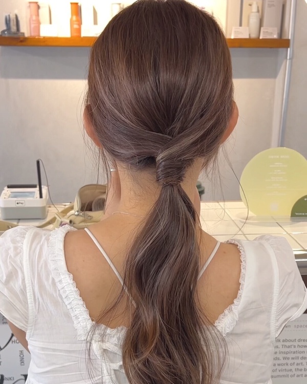 奶杏色裙擺挑染