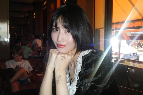 天蠍女喜歡一個人會有的10種表現：話變少但訊息回超快，會不自覺的靠近、注視你！
