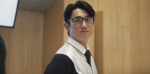 《我們與惡的距離2》結局彩蛋！吳慷仁現身呼應第一季議題，孫女士是《人選之人》的她
