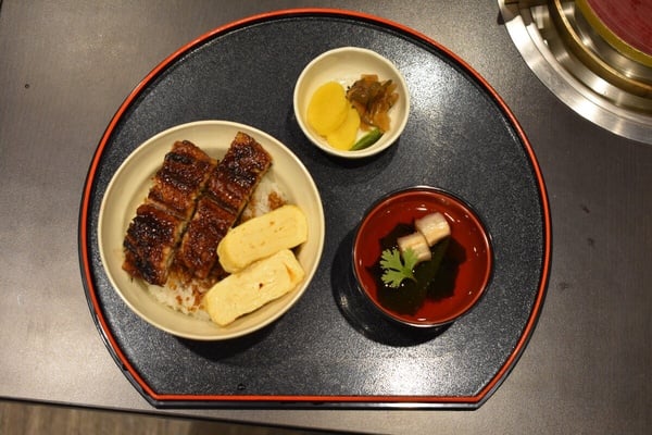 「肥前屋」熄燈不知道該吃哪間？台北鰻魚飯12間必吃推薦！每間都又大又肥一次滿足！