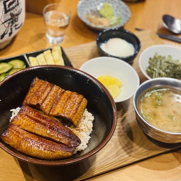 「肥前屋」熄燈不知道該吃哪間？台北鰻魚飯12間必吃推薦！每間都又大又肥一次滿足！