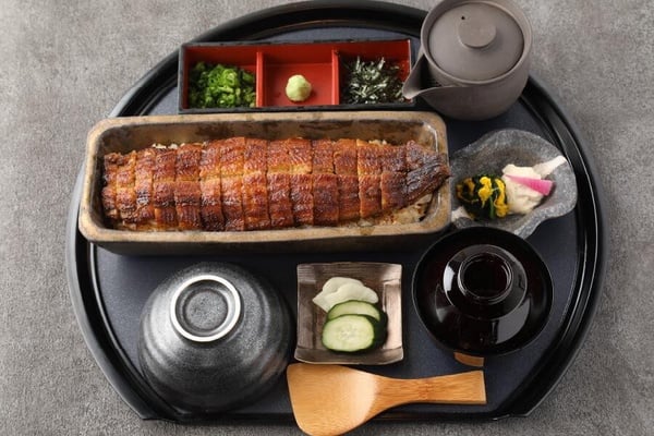 「肥前屋」熄燈不知道該吃哪間？台北鰻魚飯12間必吃推薦！每間都又大又肥一次滿足！