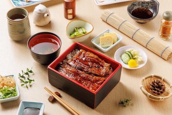「肥前屋」熄燈不知道該吃哪間？台北鰻魚飯12間必吃推薦！每間都又大又肥一次滿足！