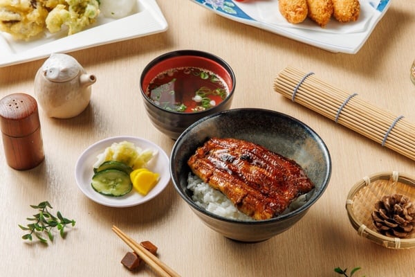 「肥前屋」熄燈不知道該吃哪間？台北鰻魚飯15間必吃推薦！每間都又大又肥一次滿足！