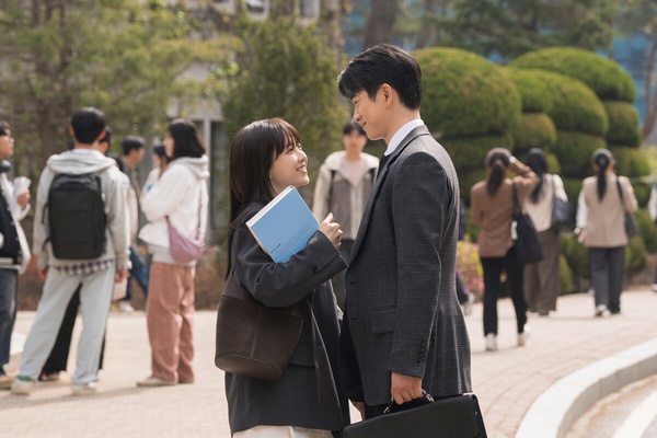 網評最準情侶「星座配對」組合！橋本環奈、中川大志傳訂婚，是水瓶+雙子的超強配對！