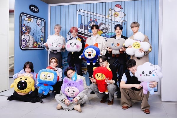 NMIXX娃娃評價兩極？KPOP團體娃娃一次看：BTS「BT21」紅遍全球、這團最有收藏價值！