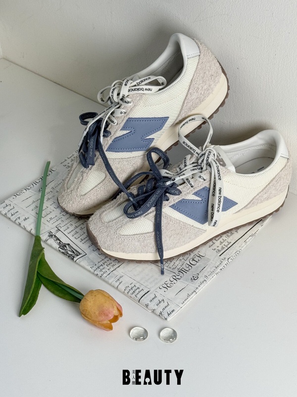 人氣薄底鞋推薦：New Balance 471，NT$3,480（張員瑛同款）
