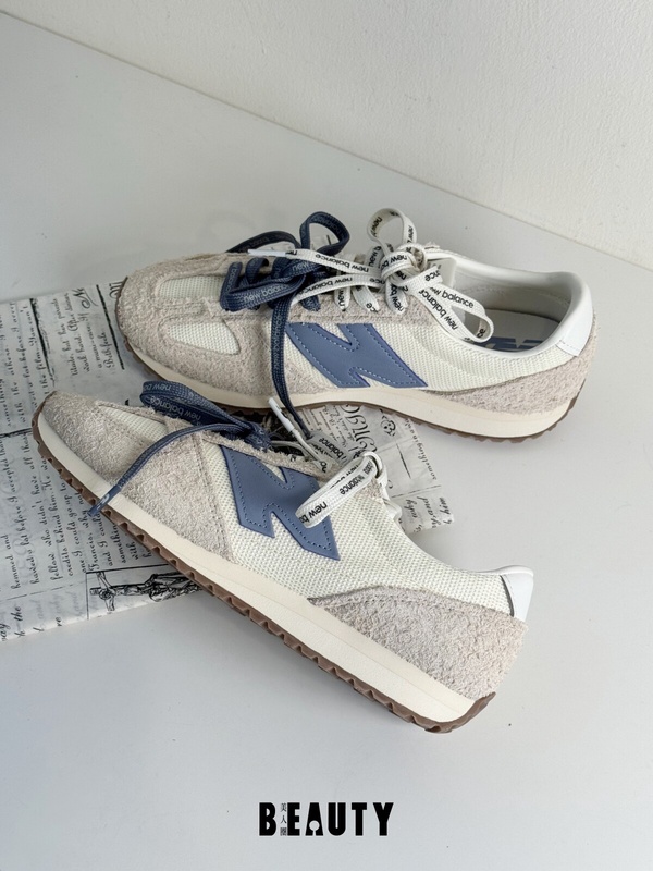 人氣薄底鞋推薦：New Balance 471，NT$3,480（張員瑛同款）