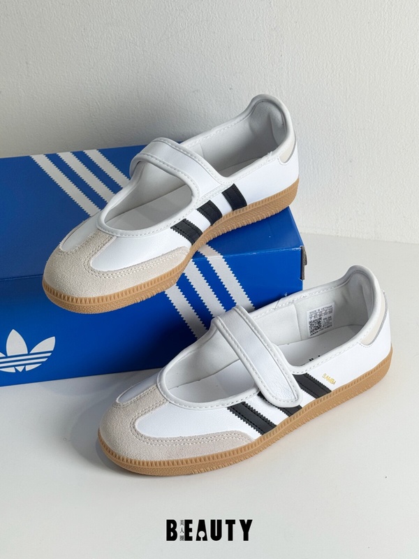人氣薄底鞋推薦：adidas Originals SAMBA JANE，NT$3,290