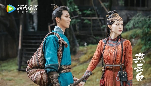 竇驍高票入榜！竇驍當過不少次85花的二番男主角，像是《燕雲台》一番主角是唐嫣、《掌心》一番主角是劉詩詩，竇驍也演過趙麗穎《楚喬傳》的男二。又加上竇驍的另一半何超蓮是賭王千金，這也讓竇驍一直被網友說是「賭王贅婿」。