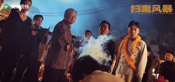 《掃毒風暴》找來段奕宏、秦昊等一票戲骨演員，再加上導演有高評價作品《掃黑風暴》珠玉在前，讓這部《掃毒風暴》開播前有了高期待。不過播出後卻讓網友很失望，剪輯被認為很混亂，許多網友也吐槽鏡頭拍得太晃，雖然拍攝手法很新穎，但很妨礙觀看，被認為浪費了豪華的演員陣容。