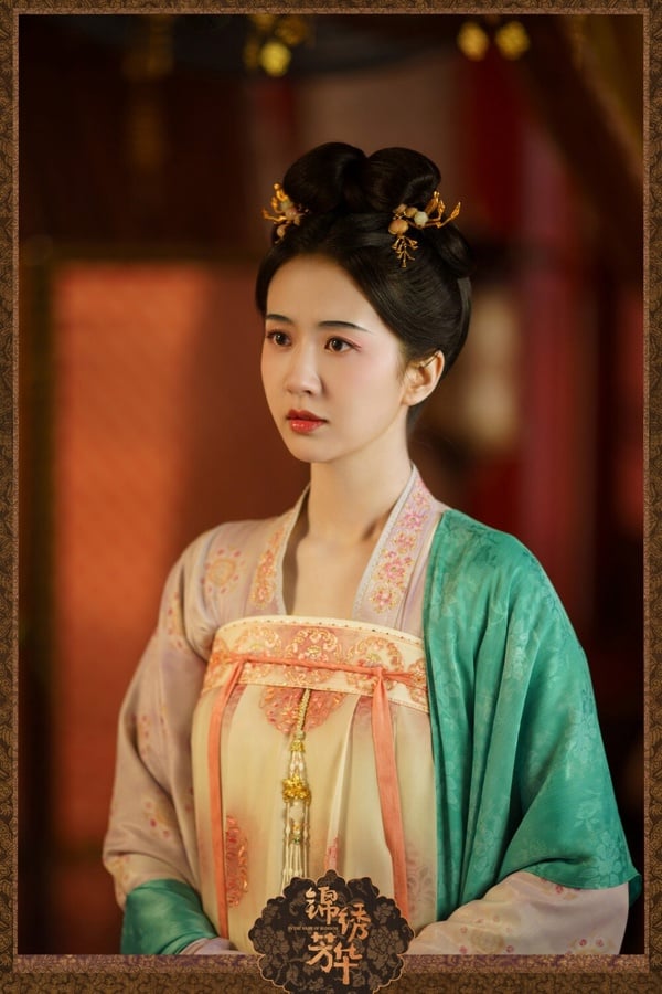 由許齡月飾演的蕭雪溪，在《錦繡芳華》也是人設很好的女配角，因出身官宦世家，舉手投足間都自帶高貴氣質，雖然喜歡的是蔣長揚，但她卻很明事理，知道自己的婚姻只是籌碼，看得很通透大方，而她一路上也幫助了蔣長揚，免於牢獄之災，甚至大結局時，還拔劍保護了何惟芳，不少粉絲們都被她豪爽的行為給圈粉！