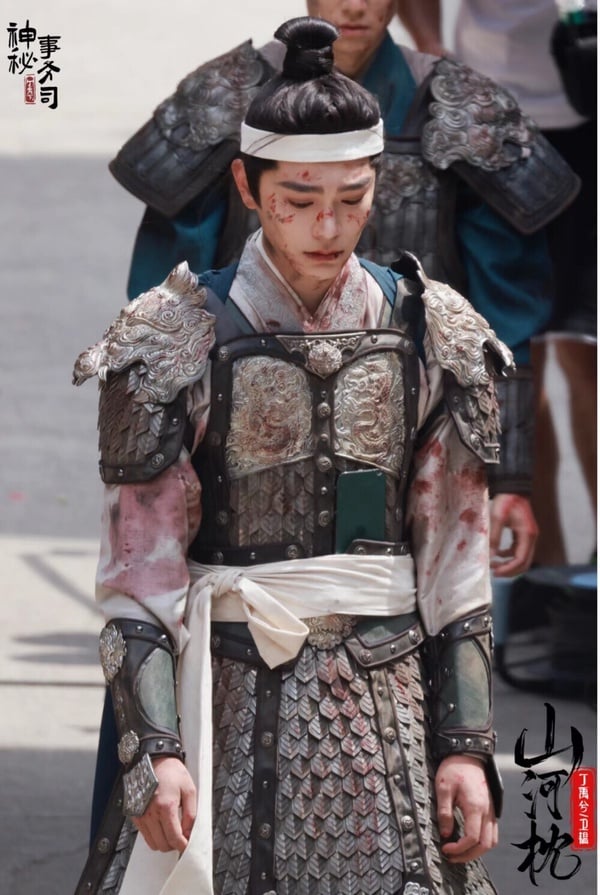 丁禹兮去年底因《永夜星河》演技出圈，連帶讓丁禹兮接下來這部《山河枕》期待度拔高！《山河枕》原著小說是重生設定，少年將軍vs.名門將女，還帶點叔嫂背德的設定。小說大氣磅礡，設定有亮點，而且虐到不行，希望劇版不要魔改。丁禹兮演將軍很讓人期待！