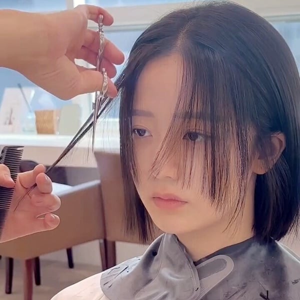 2025中年婦女短髮造型指南：15款修飾臉型＋減齡遮白髮髮色推薦（7月SEO）