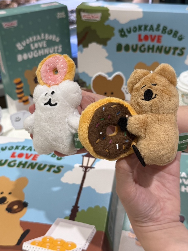 甜甜圈買一送一！Krispy Kreme聯名DINOTAENG短尾矮袋鼠甜甜圈，QUOKKA、BOBO造型太萌