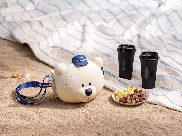 星巴克Bearista熊杯架爆米花桶售價：890元(搭配兩入Kermit隨行杯組合優惠價980元，全台限量1500組，活動詳情請洽各門市)