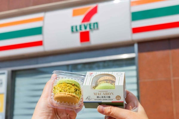 7-11「WUNIQUE吳一無二」聯名甜點！開心果可麗露、野莓馬卡龍冰必吃，再推御飯糰新品
