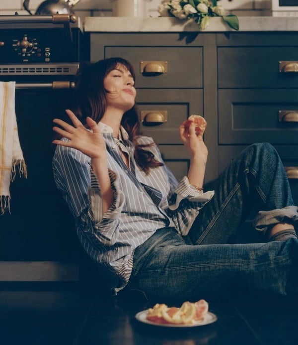 《穿著prada 的惡魔2》路透曝光！安海瑟薇20年不變的美貌方法