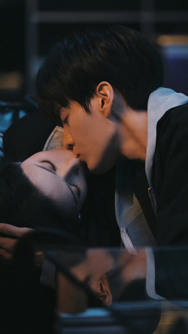 陸劇《深情眼》口碑急升！張予曦&amp;amp;amp;amp;amp;amp;amp;畢雯珺「姐狗CP」超有性張力，網評5分鐘內就上癮！