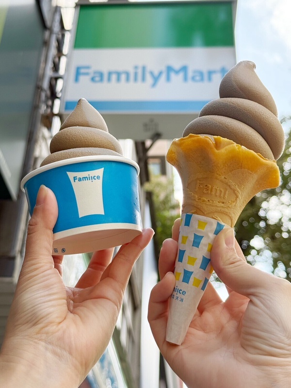 全家霜淇淋8月口味聯名潮牌Vans「可樂霜淇淋」，搭配莊園牛奶必吃！