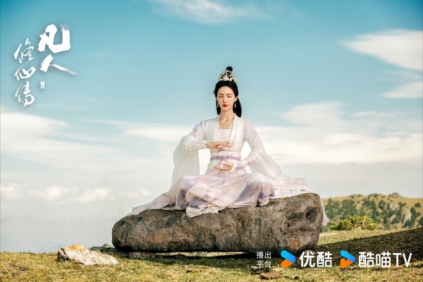 優酷2025有好多重磅大男主古裝劇待播，除了已經上線的肖戰《藏海傳》，楊洋這部《凡人修仙傳》也是優酷製播的大男主S+古裝劇。講述山村窮小子韓立，偶然之下跨入到一個江湖小門派，雖然資質平庸，但最後修煉成仙的故事。