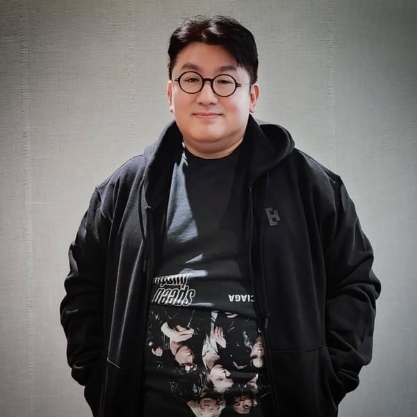 HYBE創辦人房時赫涉詐欺案恐坐牢！包含BTS、ILLIT等8首熱門神曲皆由他一手打造
